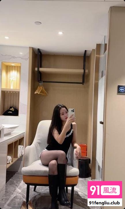 迷人的小妖精娜 美